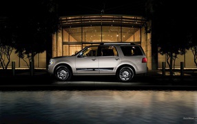 Надежная машина Lincoln Navigator