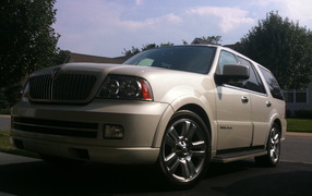 Тест драйв автомобиля Lincoln Navigator