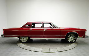 Тест драйв автомобиля Lincoln Town Car