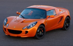 Оранжевый Lotus Elise