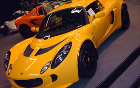Желтый Lotus Elise