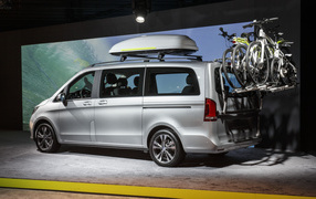 Фото автомобиля Mercedes V-Class 2014