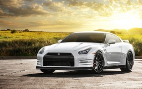 Удивительные Nissan GTR