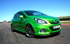 Красивый автомобиль Opel Corsa