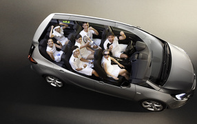 Новый автомобиль Opel Zafira