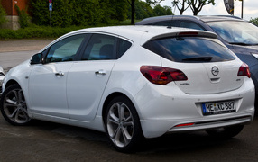 Надежный автомобиль Opel Astra