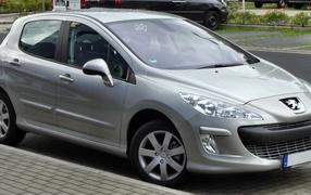 Peugeot 308 в городе