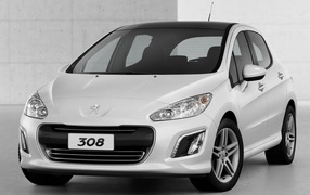 Белый Peugeot 308