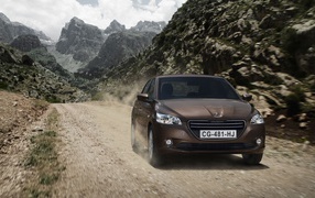 Пежо 301 на горной дороге