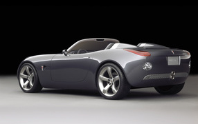 Автомобиль марки Pontiac модели Solstice