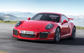 Красный Porsche 911