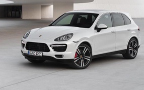 Белый Porsche Cayenne