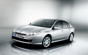 Фото автомобиля Renault Laguna