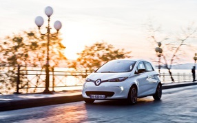 Надежная машина Renault Next Two 2014