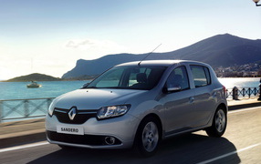 Надежная машина Renault Sandero