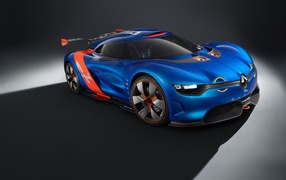 Красивый автомобиль Renault alpine