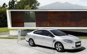 Тест драйв автомобиля Renault Fluence