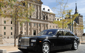  Красивый автомобиль Rolls Royce Ghost