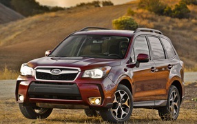 Красивый автомобиль Subaru Forester 2013