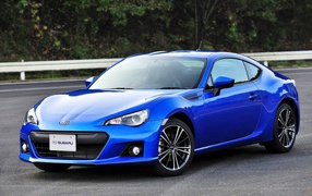 Автомобиль марки Subaru модели BRZ