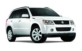  Красивый автомобиль Suzuki Grand Vitara 2014
