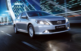 Test drive the car Toyota Camry 
