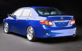 Тест драйв автомобиля Toyota Corolla