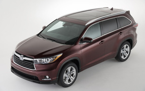 Тест драйв автомобиля Toyota Highlander 2014