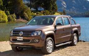 Красивый автомобиль Volkswagen Amarok в Москве