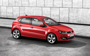 Красивый автомобиль Volkswagen Polo в Москве