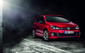 Новый автомобиль Golf GTI 2014 года