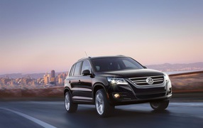 Тест драйв автомобиля Volkswagen Tiguan