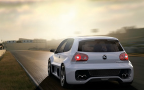 Надежная машина Volkswagen Golf