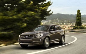 Красивый автомобиль Volvo xc60