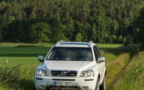 Надежный автомобиль Volvo  xc90 2014