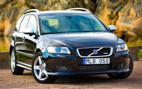 Тест драйв автомобиля Вольво v50