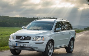 Новая машина Volvo  xc90 2014