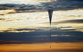 Стратостат в небе