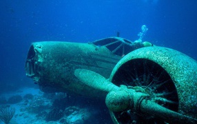 Самолет на дне моря