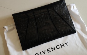 Сумка клатч от Givenchy