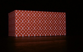 Упаковка подарка Louis Vuitton