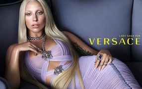 Леди Гага для Versace