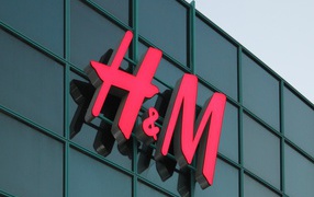 Символ компании H&M