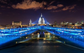 The architecture of the London night