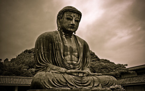 Старинная статуя Будды