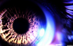 Отражение неона в зрачке