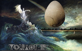 Огромное яйцо