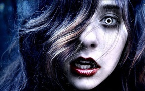 Голодная девушка вампир