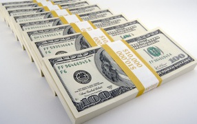 Пачки с долларами