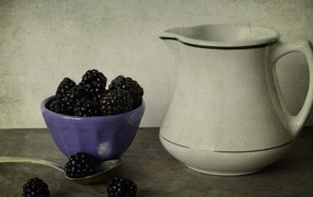 Черника в чашке